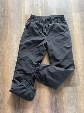 (51) Eddie Bauer Black Lined Elastic Waist Jogger Pants with Zip Pocket